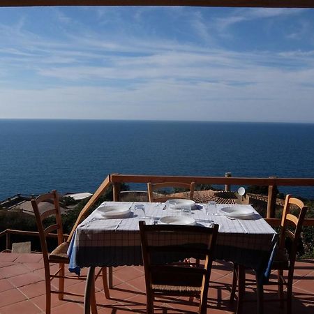 Villino Lu Ciuoni With Nice Sea View Коста-Парадисо Экстерьер фото